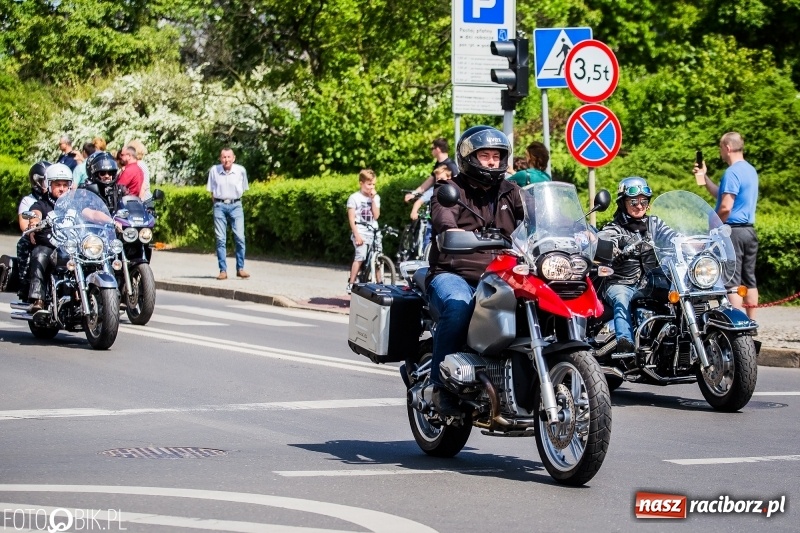 Zdjęcie w galerii na portalu naszraciborz.pl: Parada motocyklistów ulicami Raciborza wiadomości z regionu