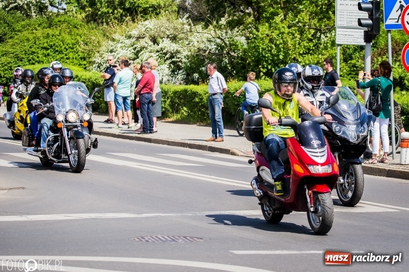 Zdjęcie w galerii na portalu naszraciborz.pl: Parada motocyklistów ulicami Raciborza wiadomości z regionu