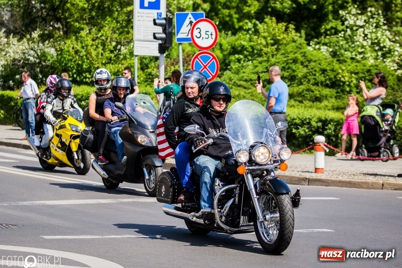 Zdjęcie w galerii na portalu naszraciborz.pl: Parada motocyklistów ulicami Raciborza wiadomości z regionu