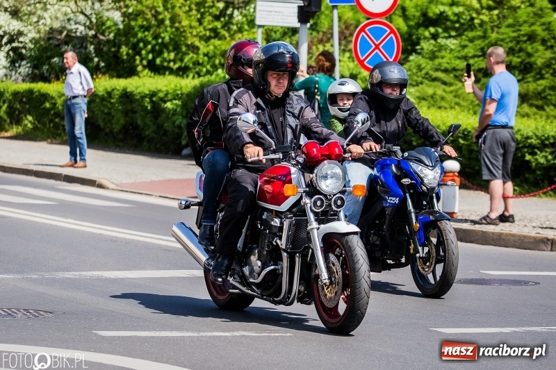 Zdjęcie w galerii na portalu naszraciborz.pl: Parada motocyklistów ulicami Raciborza wiadomości z regionu