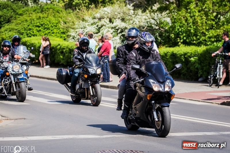 Zdjęcie w galerii na portalu naszraciborz.pl: Parada motocyklistów ulicami Raciborza wiadomości z regionu