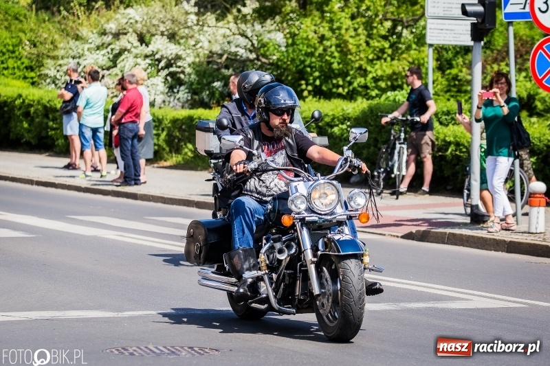 Zdjęcie w galerii na portalu naszraciborz.pl: Parada motocyklistów ulicami Raciborza wiadomości z regionu