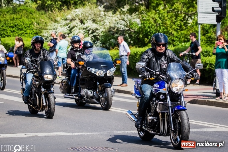Zdjęcie w galerii na portalu naszraciborz.pl: Parada motocyklistów ulicami Raciborza wiadomości z regionu