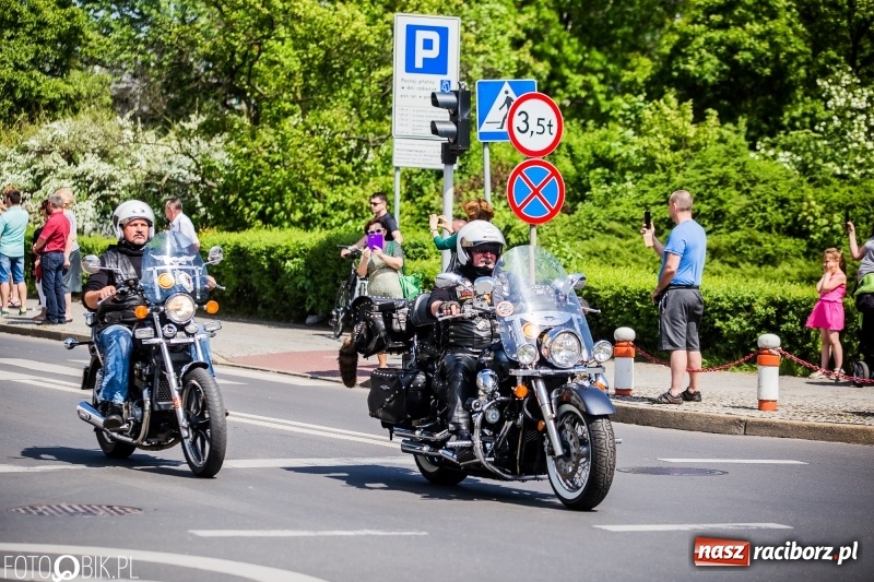 Zdjęcie w galerii na portalu naszraciborz.pl: Parada motocyklistów ulicami Raciborza wiadomości z regionu