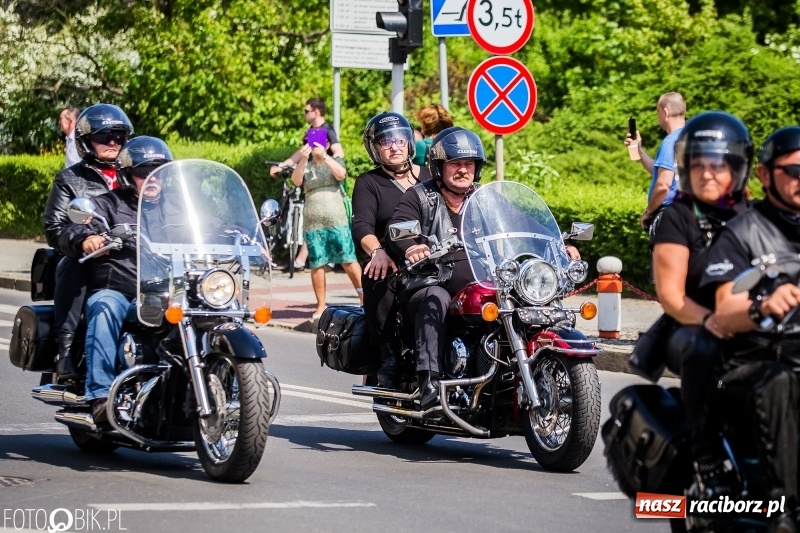 Zdjęcie w galerii na portalu naszraciborz.pl: Parada motocyklistów ulicami Raciborza wiadomości z regionu