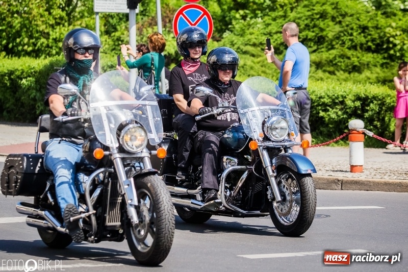 Zdjęcie w galerii na portalu naszraciborz.pl: Parada motocyklistów ulicami Raciborza wiadomości z regionu