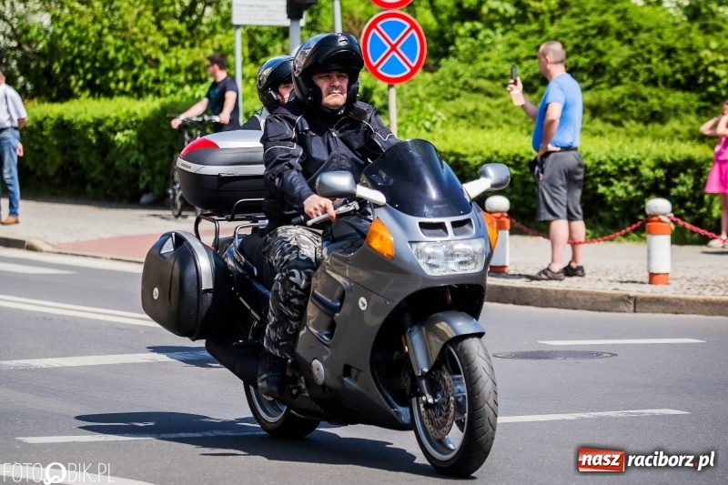 Zdjęcie w galerii na portalu naszraciborz.pl: Parada motocyklistów ulicami Raciborza wiadomości z regionu