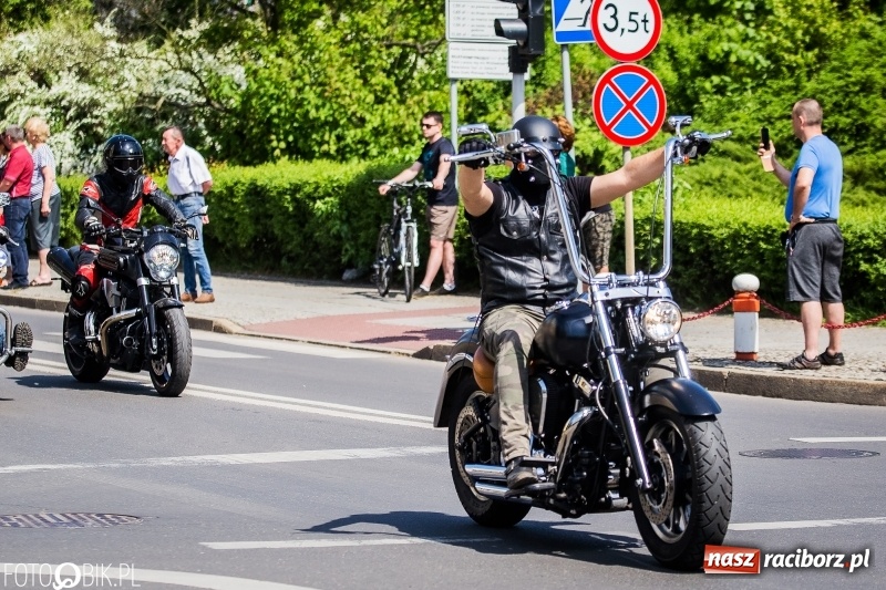 Zdjęcie w galerii na portalu naszraciborz.pl: Parada motocyklistów ulicami Raciborza wiadomości z regionu