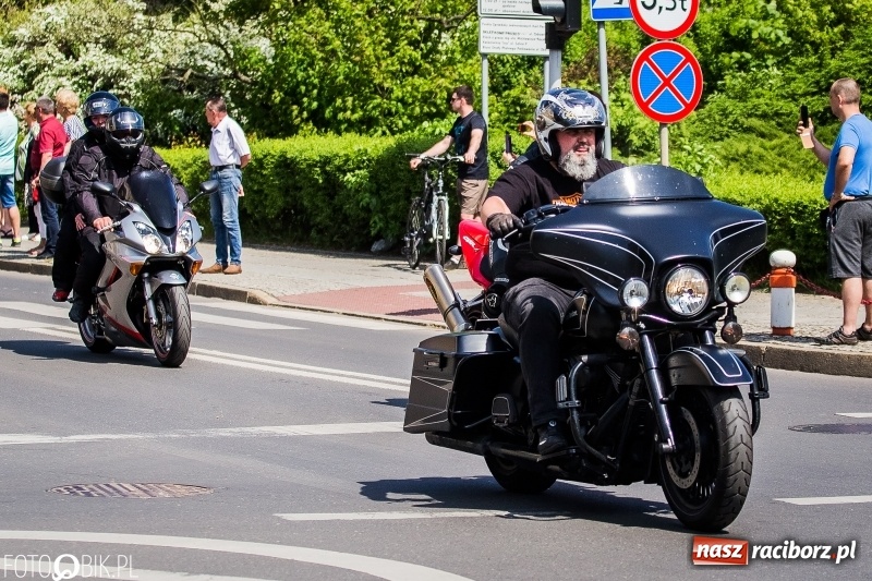 Zdjęcie w galerii na portalu naszraciborz.pl: Parada motocyklistów ulicami Raciborza wiadomości z regionu