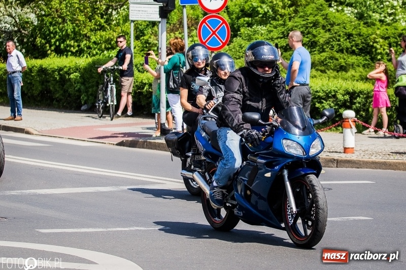Zdjęcie w galerii na portalu naszraciborz.pl: Parada motocyklistów ulicami Raciborza wiadomości z regionu