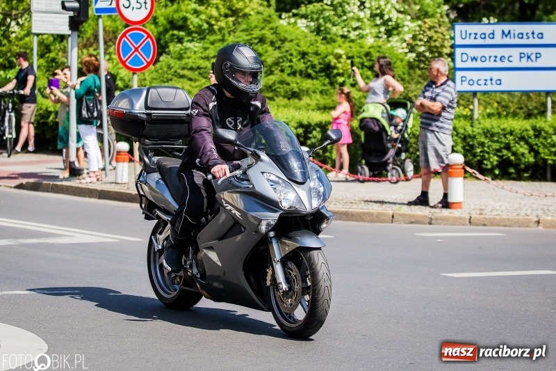 Zdjęcie w galerii na portalu naszraciborz.pl: Parada motocyklistów ulicami Raciborza wiadomości z regionu