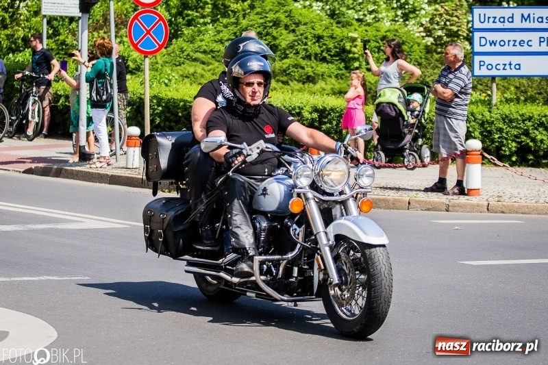 Zdjęcie w galerii na portalu naszraciborz.pl: Parada motocyklistów ulicami Raciborza wiadomości z regionu