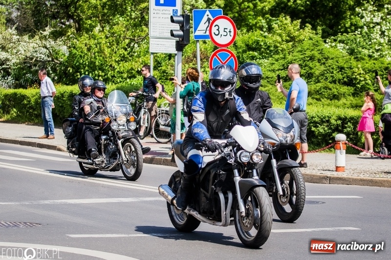 Zdjęcie w galerii na portalu naszraciborz.pl: Parada motocyklistów ulicami Raciborza wiadomości z regionu