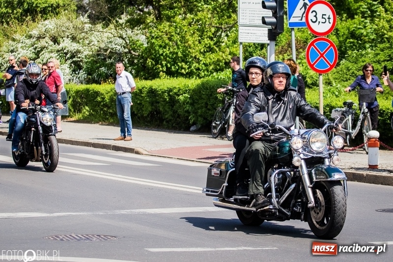 Zdjęcie w galerii na portalu naszraciborz.pl: Parada motocyklistów ulicami Raciborza wiadomości z regionu