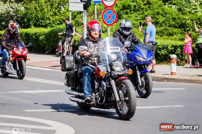 Zdjęcie w galerii na portalu naszraciborz.pl: Parada motocyklistów ulicami Raciborza wiadomości z regionu