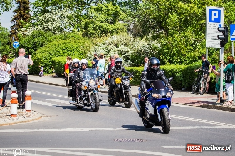 Zdjęcie w galerii na portalu naszraciborz.pl: Parada motocyklistów ulicami Raciborza wiadomości z regionu