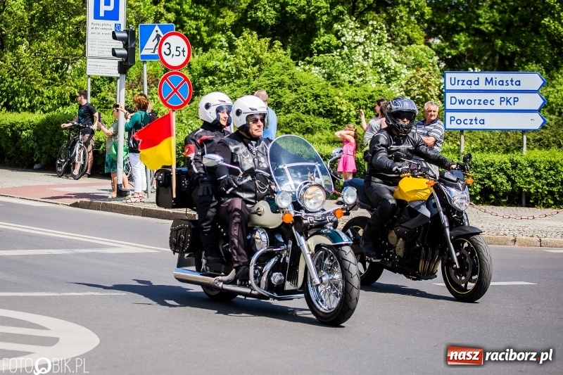 Zdjęcie w galerii na portalu naszraciborz.pl: Parada motocyklistów ulicami Raciborza wiadomości z regionu