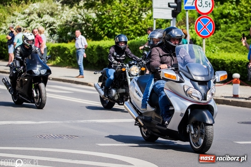 Zdjęcie w galerii na portalu naszraciborz.pl: Parada motocyklistów ulicami Raciborza wiadomości z regionu
