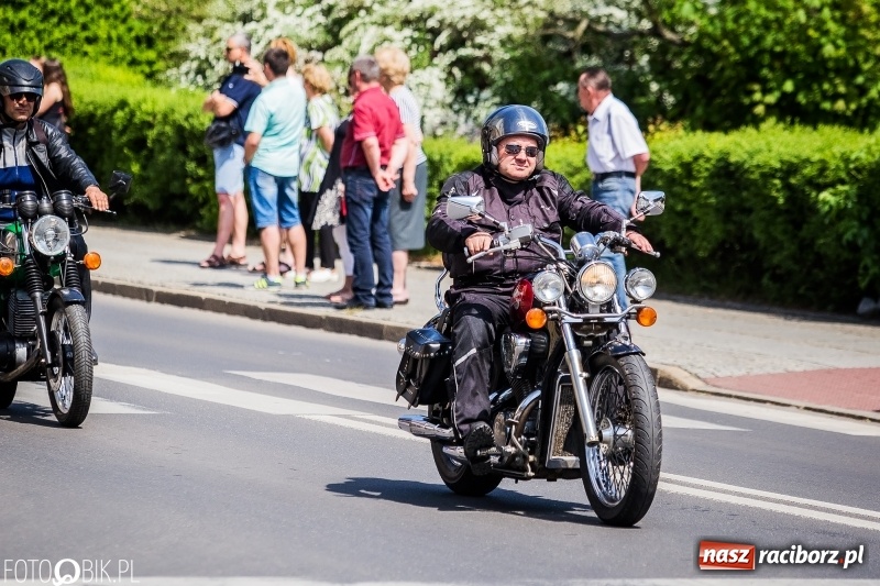 Zdjęcie w galerii na portalu naszraciborz.pl: Parada motocyklistów ulicami Raciborza wiadomości z regionu