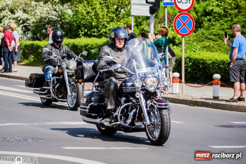 Zdjęcie w galerii na portalu naszraciborz.pl: Parada motocyklistów ulicami Raciborza wiadomości z regionu