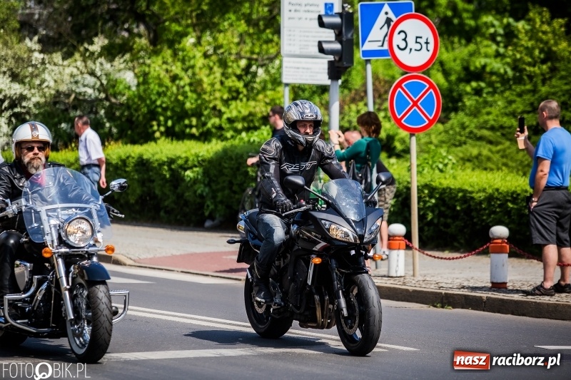 Zdjęcie w galerii na portalu naszraciborz.pl: Parada motocyklistów ulicami Raciborza wiadomości z regionu