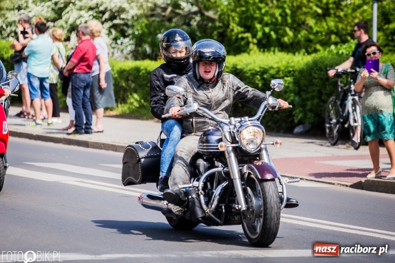 Zdjęcie w galerii na portalu naszraciborz.pl: Parada motocyklistów ulicami Raciborza wiadomości z regionu