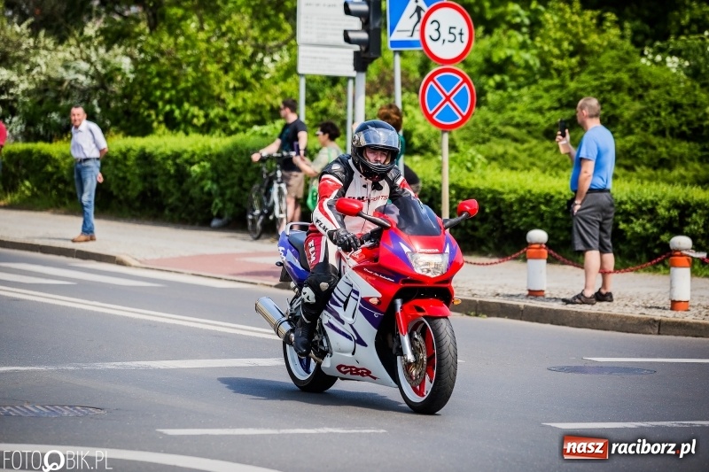 Zdjęcie w galerii na portalu naszraciborz.pl: Parada motocyklistów ulicami Raciborza wiadomości z regionu