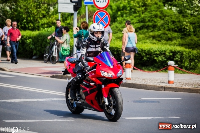 Zdjęcie w galerii na portalu naszraciborz.pl: Parada motocyklistów ulicami Raciborza wiadomości z regionu