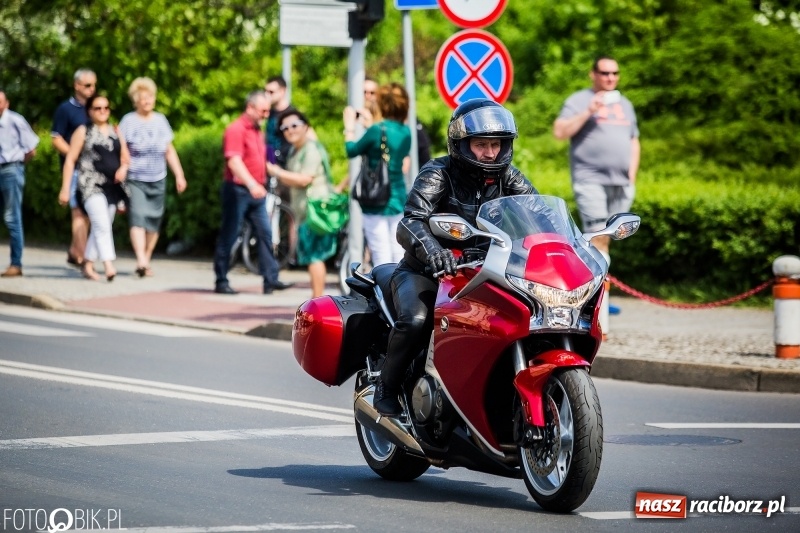Zdjęcie w galerii na portalu naszraciborz.pl: Parada motocyklistów ulicami Raciborza wiadomości z regionu