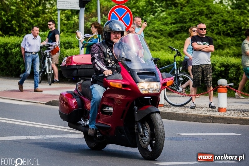 Zdjęcie w galerii na portalu naszraciborz.pl: Parada motocyklistów ulicami Raciborza wiadomości z regionu