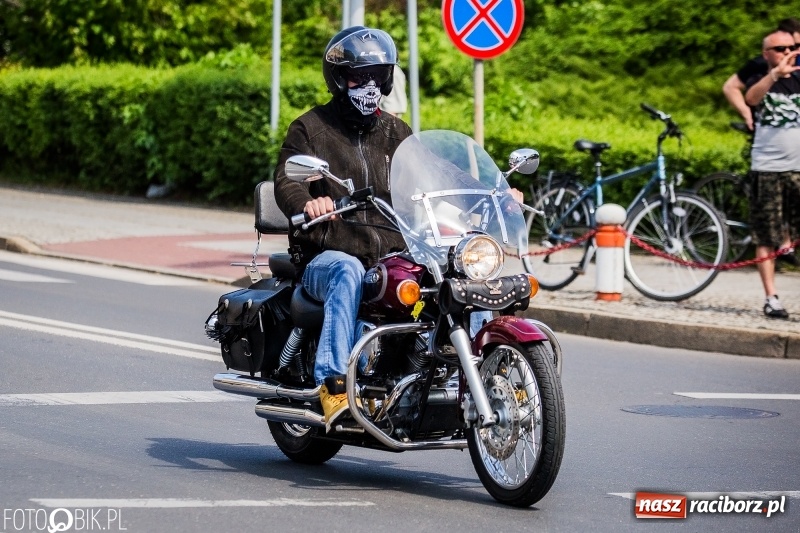 Zdjęcie w galerii na portalu naszraciborz.pl: Parada motocyklistów ulicami Raciborza wiadomości z regionu