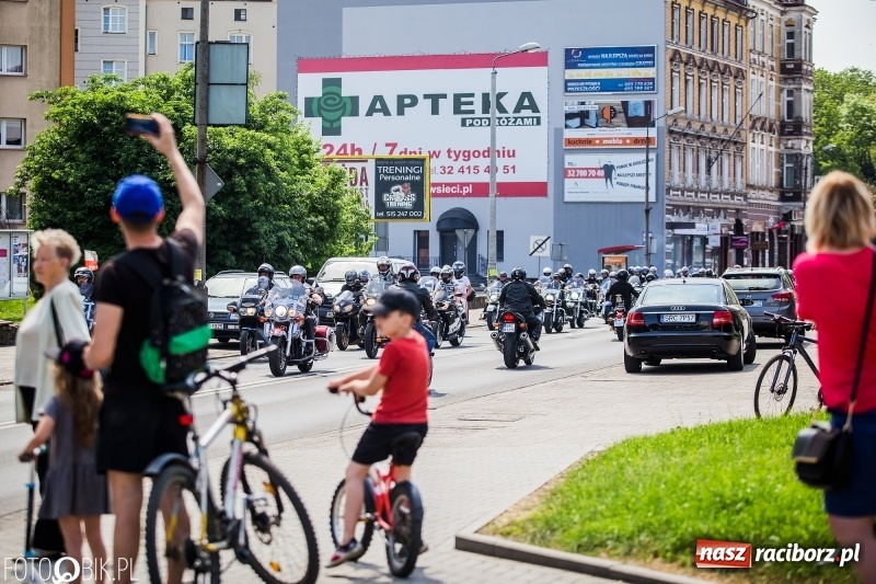 Zdjęcie w galerii na portalu naszraciborz.pl: Parada motocyklistów ulicami Raciborza wiadomości z regionu