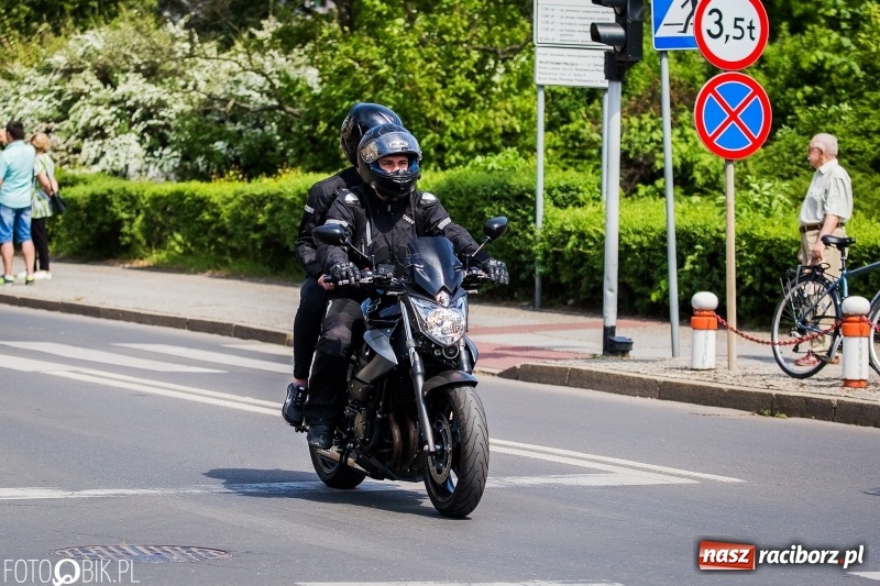 Zdjęcie w galerii na portalu naszraciborz.pl: Parada motocyklistów ulicami Raciborza wiadomości z regionu