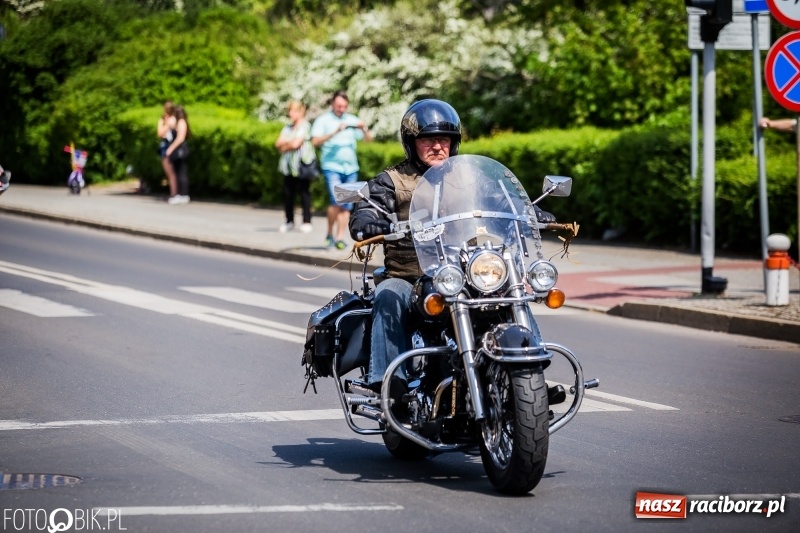 Zdjęcie w galerii na portalu naszraciborz.pl: Parada motocyklistów ulicami Raciborza wiadomości z regionu