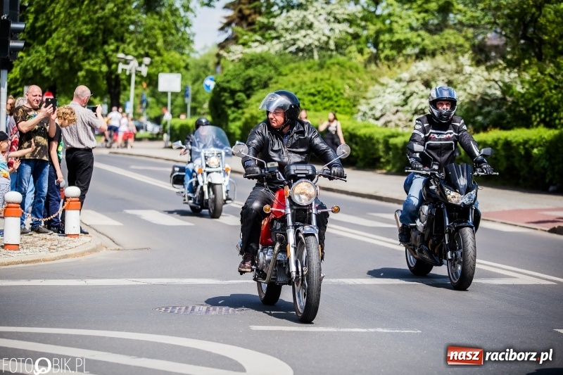 Zdjęcie w galerii na portalu naszraciborz.pl: Parada motocyklistów ulicami Raciborza wiadomości z regionu