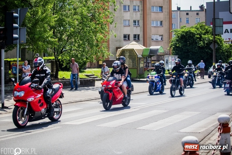 Zdjęcie w galerii na portalu naszraciborz.pl: Parada motocyklistów ulicami Raciborza wiadomości z regionu