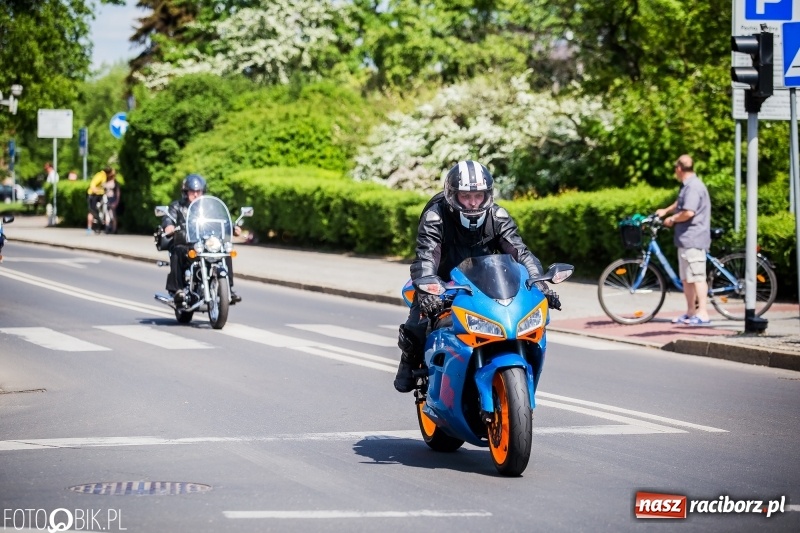 Zdjęcie w galerii na portalu naszraciborz.pl: Parada motocyklistów ulicami Raciborza wiadomości z regionu