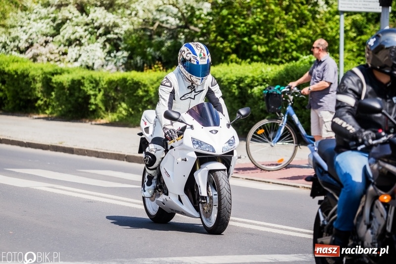 Zdjęcie w galerii na portalu naszraciborz.pl: Parada motocyklistów ulicami Raciborza wiadomości z regionu