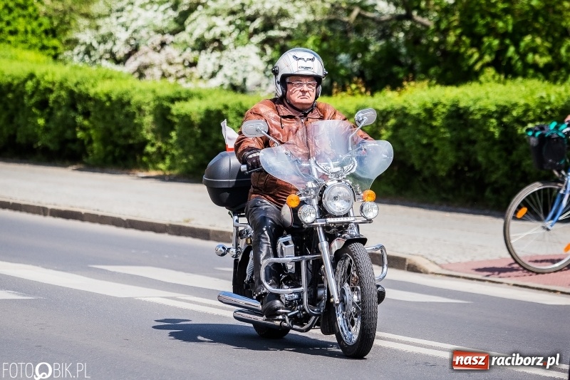 Zdjęcie w galerii na portalu naszraciborz.pl: Parada motocyklistów ulicami Raciborza wiadomości z regionu