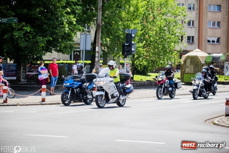 Zdjęcie w galerii na portalu naszraciborz.pl: Parada motocyklistów ulicami Raciborza wiadomości z regionu