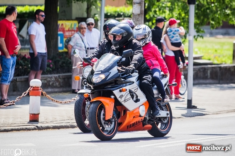 Zdjęcie w galerii na portalu naszraciborz.pl: Parada motocyklistów ulicami Raciborza wiadomości z regionu