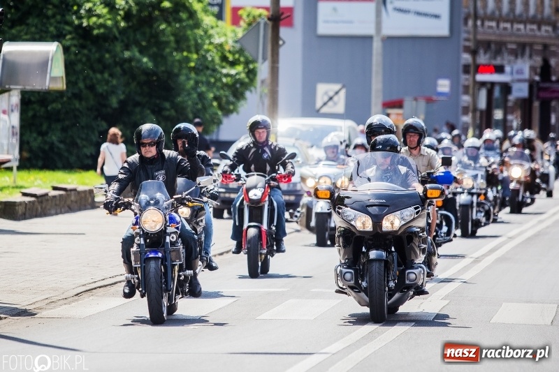 Zdjęcie w galerii na portalu naszraciborz.pl: Parada motocyklistów ulicami Raciborza wiadomości z regionu