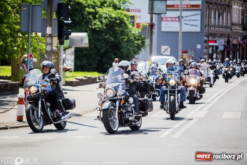 Zdjęcie w galerii na portalu naszraciborz.pl: Parada motocyklistów ulicami Raciborza wiadomości z regionu