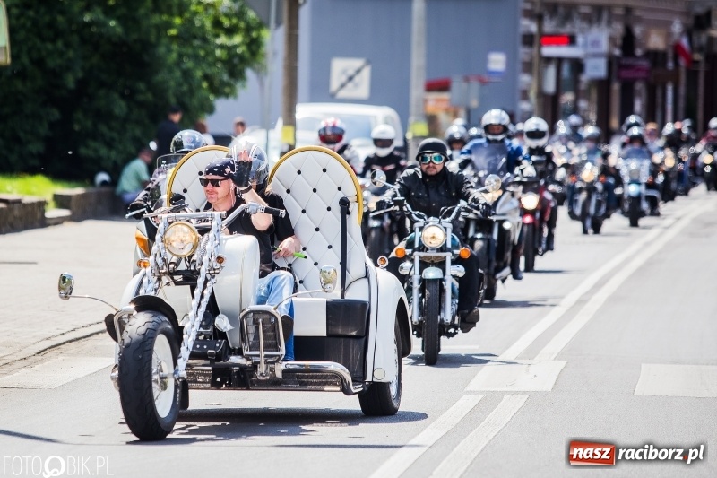 Zdjęcie w galerii na portalu naszraciborz.pl: Parada motocyklistów ulicami Raciborza wiadomości z regionu