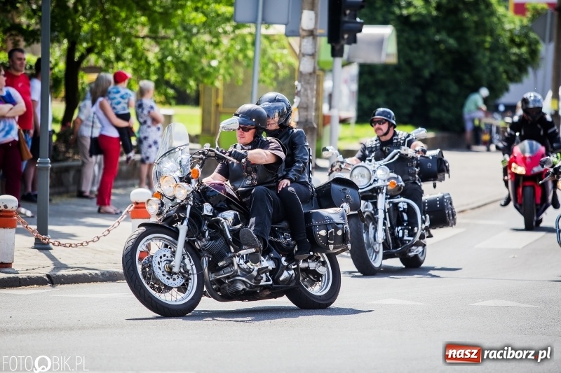 Zdjęcie w galerii na portalu naszraciborz.pl: Parada motocyklistów ulicami Raciborza wiadomości z regionu