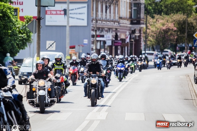 Zdjęcie w galerii na portalu naszraciborz.pl: Parada motocyklistów ulicami Raciborza wiadomości z regionu