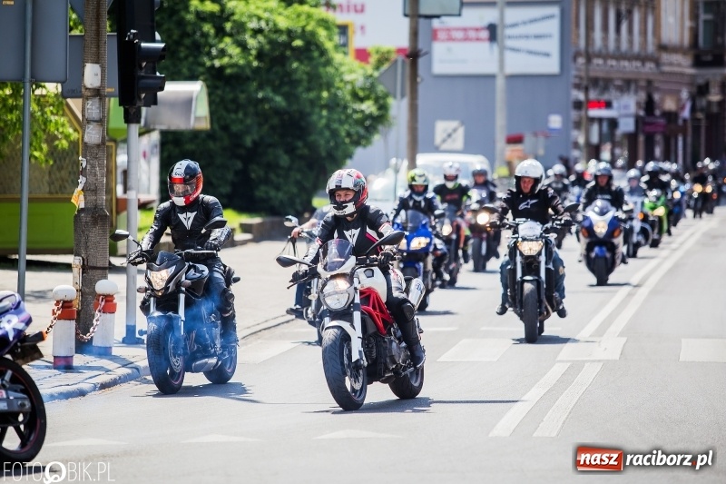 Zdjęcie w galerii na portalu naszraciborz.pl: Parada motocyklistów ulicami Raciborza wiadomości z regionu
