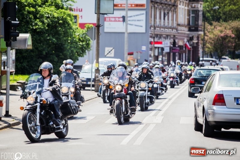 Zdjęcie w galerii na portalu naszraciborz.pl: Parada motocyklistów ulicami Raciborza wiadomości z regionu