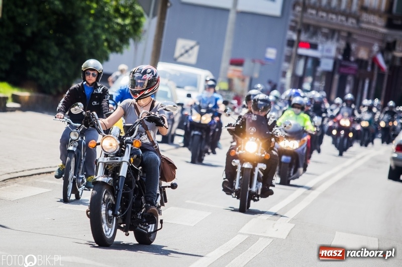 Zdjęcie w galerii na portalu naszraciborz.pl: Parada motocyklistów ulicami Raciborza wiadomości z regionu