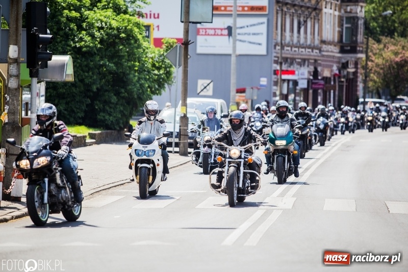 Zdjęcie w galerii na portalu naszraciborz.pl: Parada motocyklistów ulicami Raciborza wiadomości z regionu